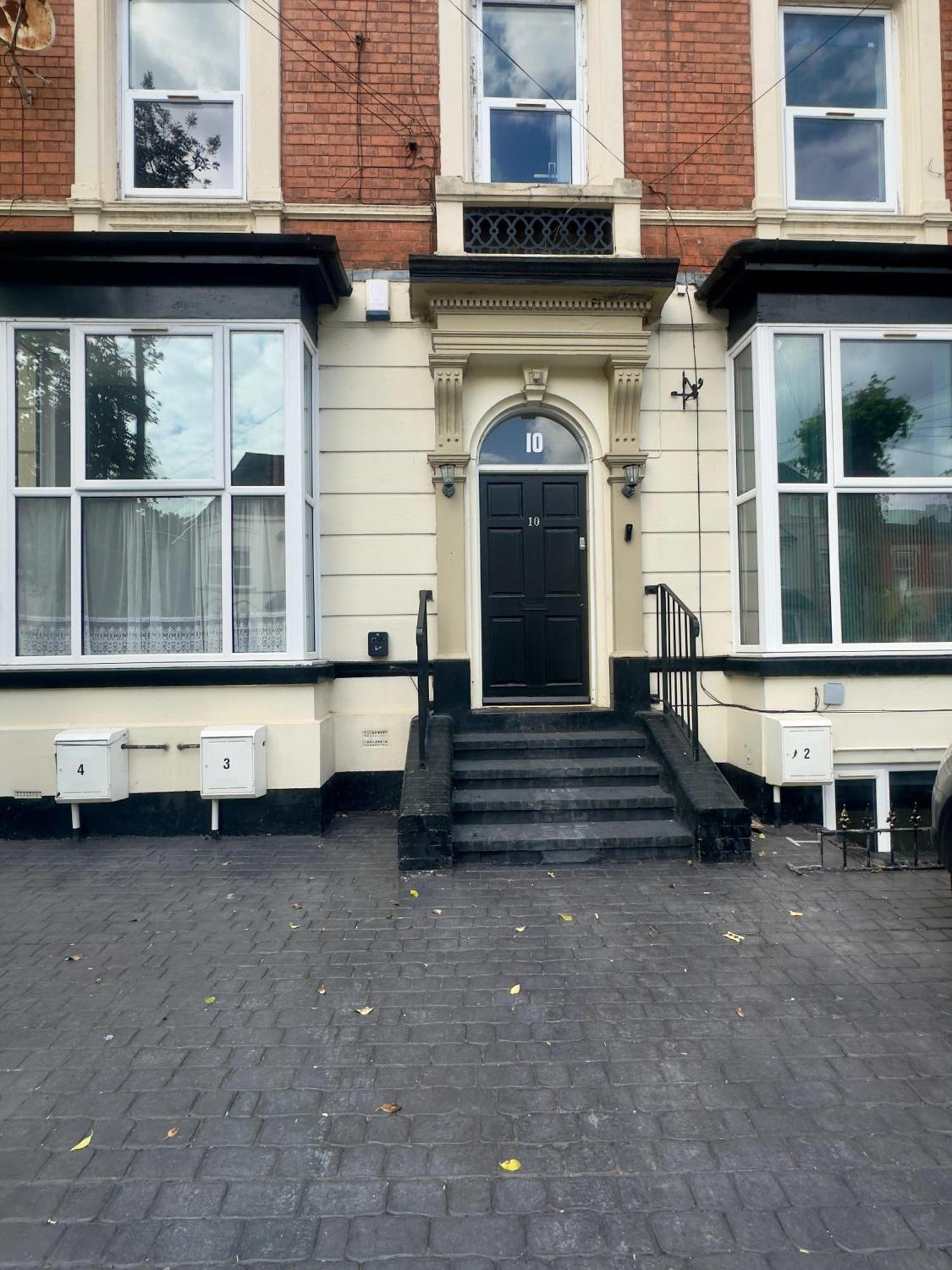 Cottage Style 2 Bedroom Apt In City, Near Utilita Arena & Free Parking Birmingham Kültér fotó