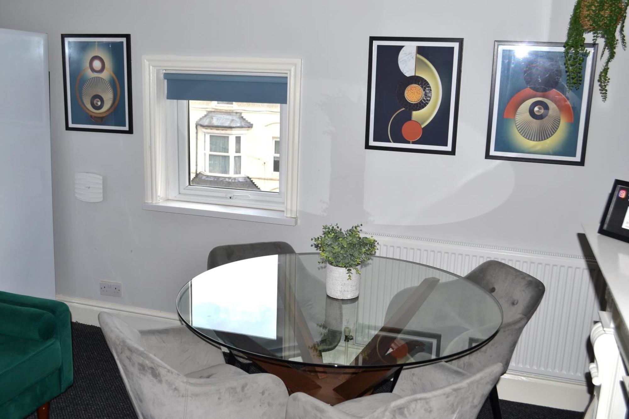Cottage Style 2 Bedroom Apt In City, Near Utilita Arena & Free Parking Birmingham Kültér fotó